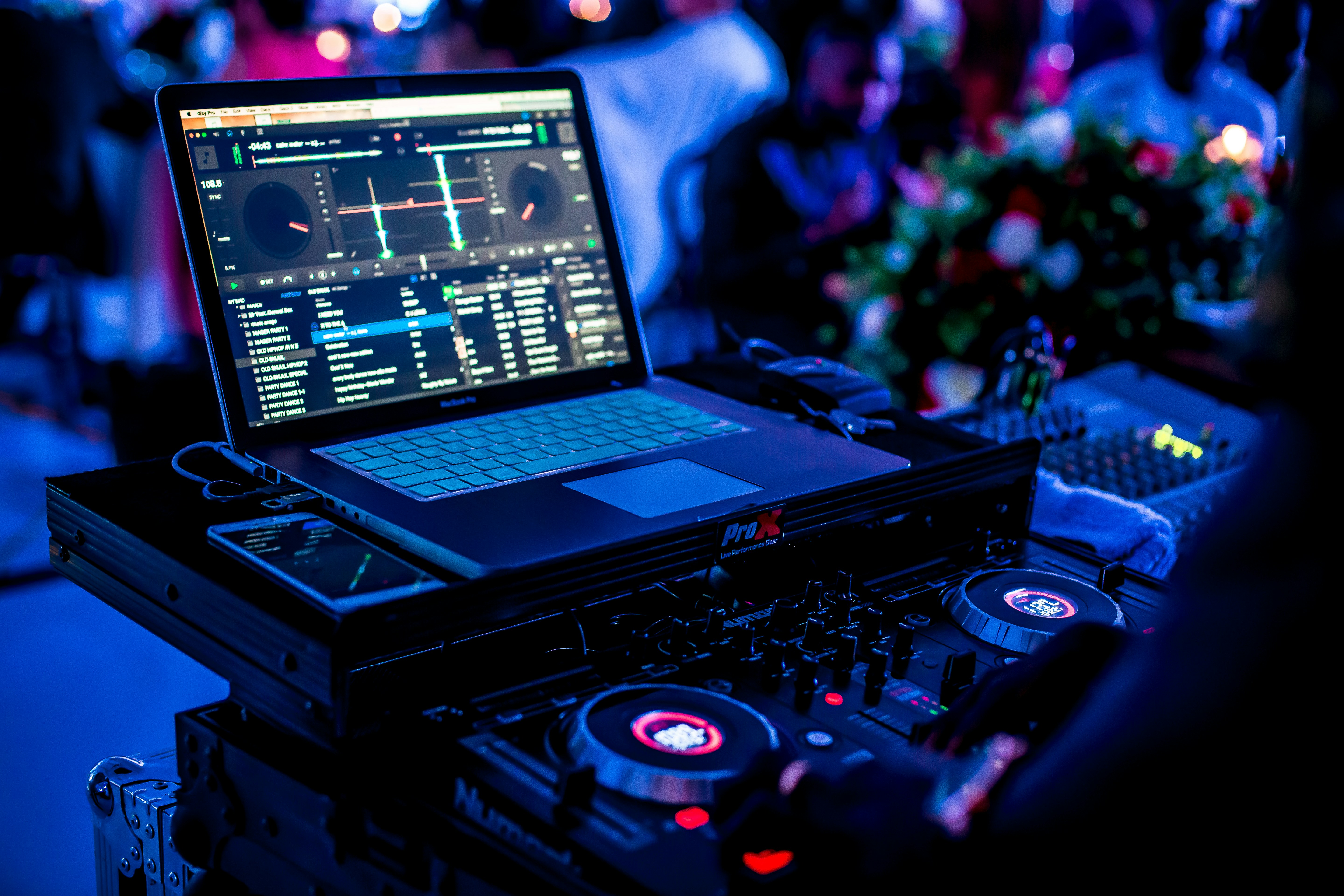 DJ Tarek Bresan 